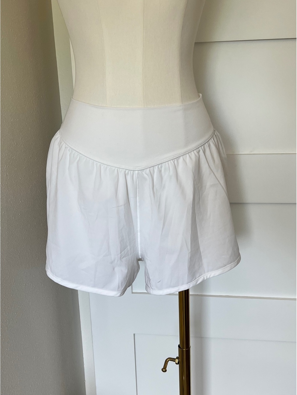 OFFLINE by Aerie Real Me Crossover Flowy Shorts White